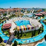 Charming 2-bed Flat With Pool View In Sunny Beach, Bulgaria شقة