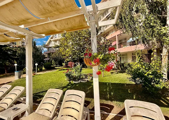 Charming 2-bed Flat With Pool View In Sunny Beach, Bulgaria Appartement *