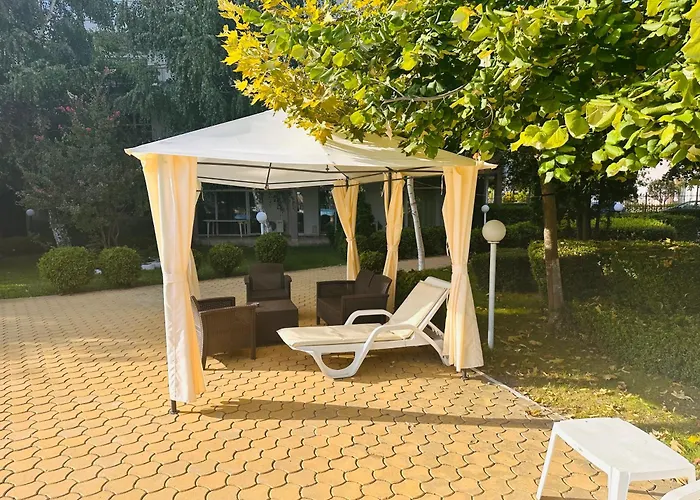 Charming 2-bed Flat With Pool View In Sunny Beach, Bulgaria Appartement