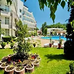 アパート Charming 2-bed Flat With Pool View In Sunny Beach, Bulgaria *