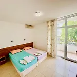アパート Charming 2-bed Flat With Pool View In Sunny Beach, Bulgaria サニービーチ