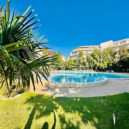 Charming 2-bed Flat With Pool View In Sunny Beach, Bulgaria Слънчев бряг