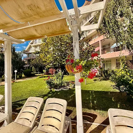 Charming 2-bed Flat With Pool View In Sunny Beach, Bulgaria Апартамент *