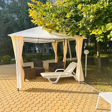 Charming 2-bed Flat With Pool View In Sunny Beach, Bulgaria Апартамент