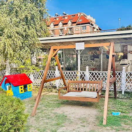 Charming 2-bed Flat With Pool View In Sunny Beach, Bulgaria
